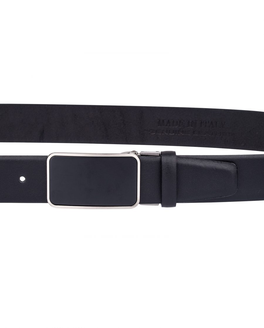 black-leather-belt-On-trousers.jpg