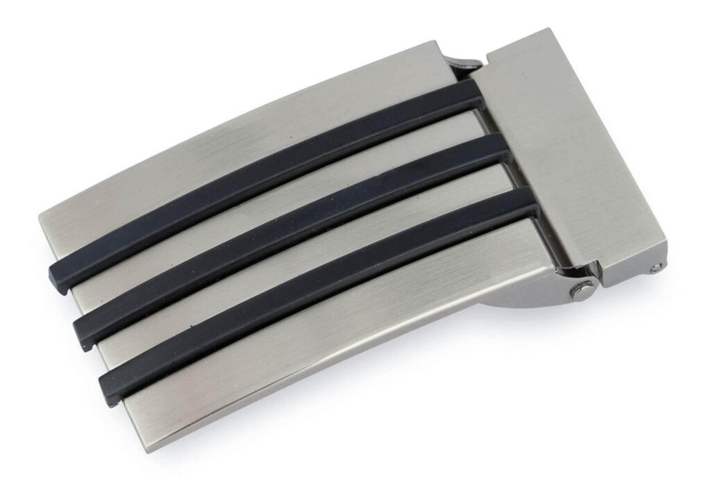 Belt buckle with black lines
